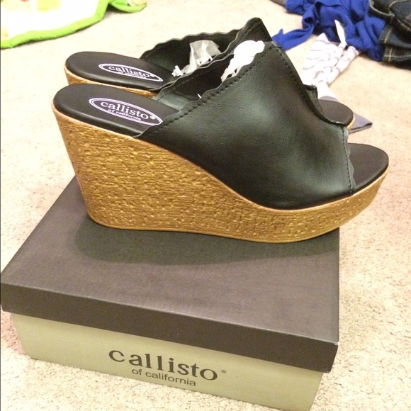 Callisto Wedges - Picture 2 of 2